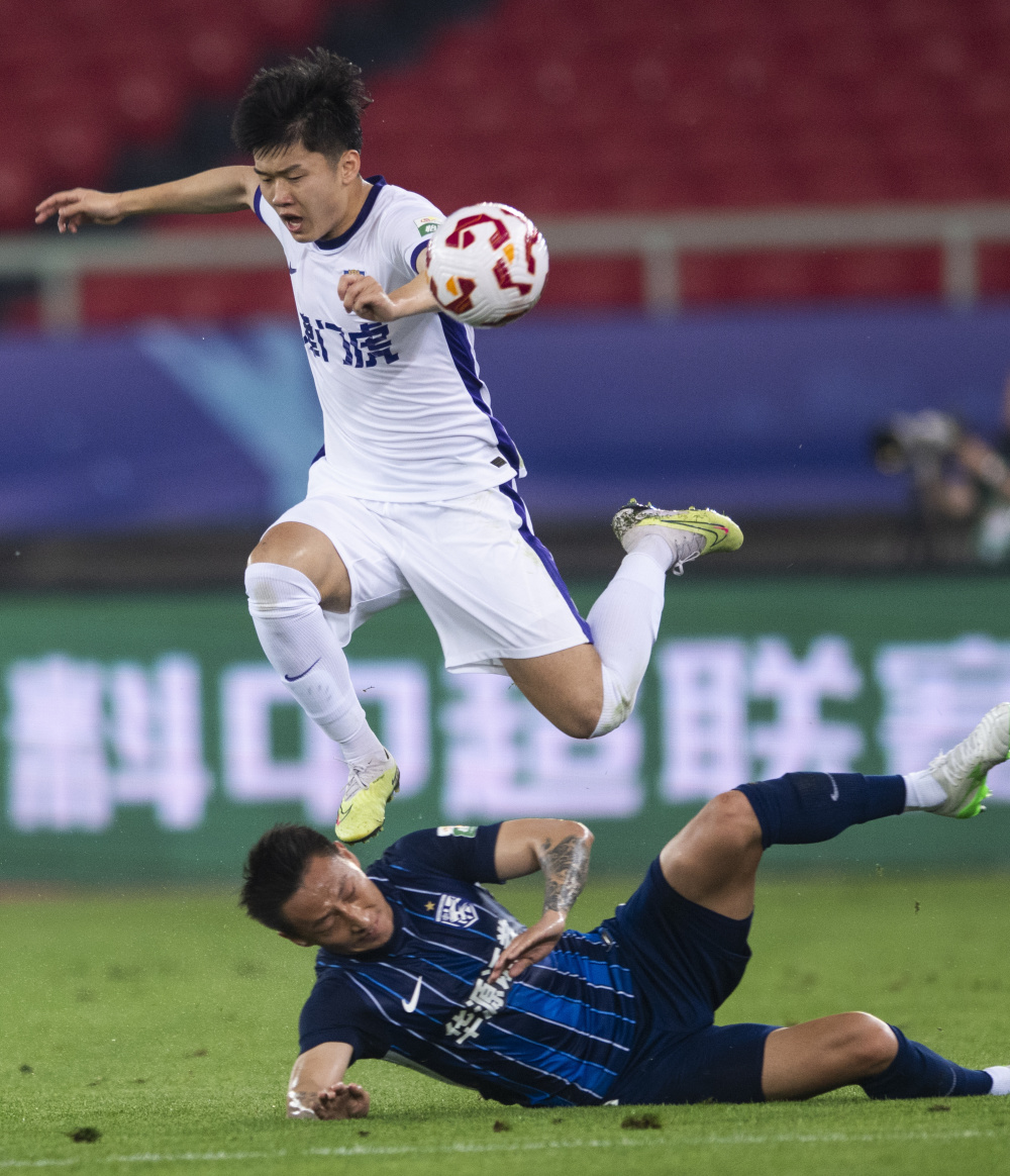 他用一种温 他用一种温